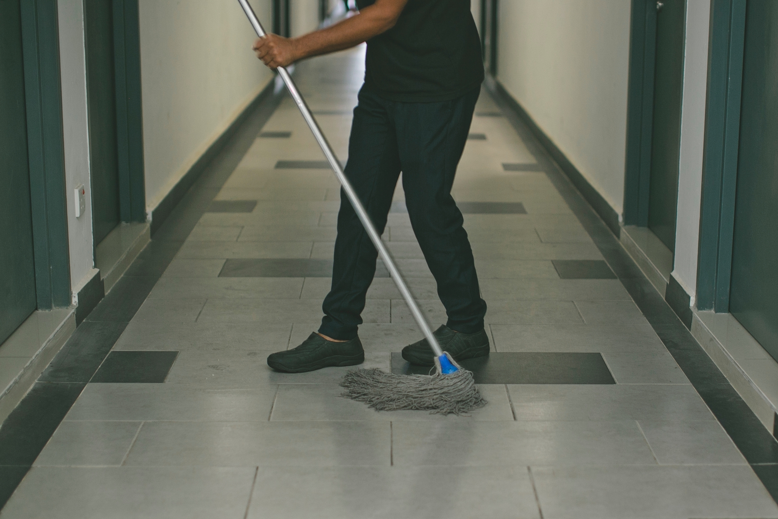 dirty floors endanger employees